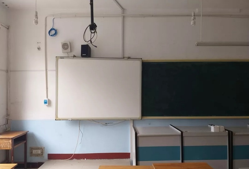 傳統(tǒng)電子白板跟黑板 傳統(tǒng)電子白板跟黑板